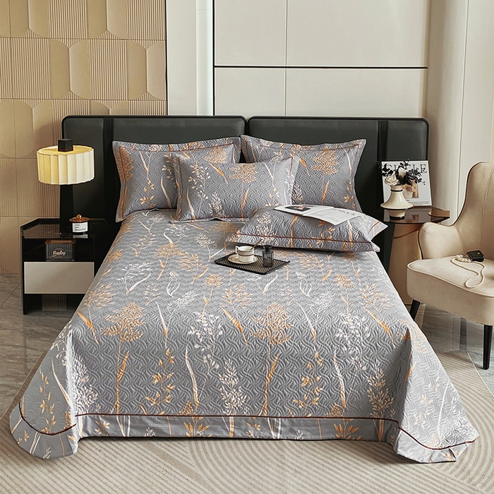畅畅家纺 2025春夏款13372全棉纯棉活性印花床盖夹棉加厚绗缝防滑床罩 米洛灰