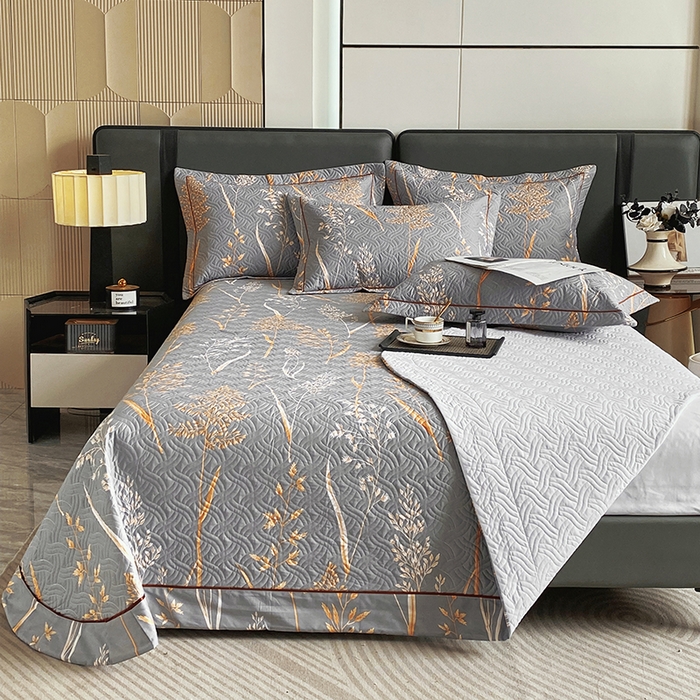 91家纺网 家纺一手货源 找家纺 畅畅家纺 2025春夏款13372全棉纯棉活性印花床盖夹棉加厚绗缝防滑床罩 米洛灰