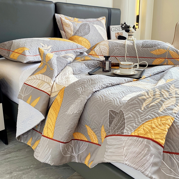 91家纺网 家纺一手货源 找家纺 畅畅家纺 2025春夏款13372全棉纯棉活性印花床盖夹棉加厚绗缝防滑床罩 暖秋