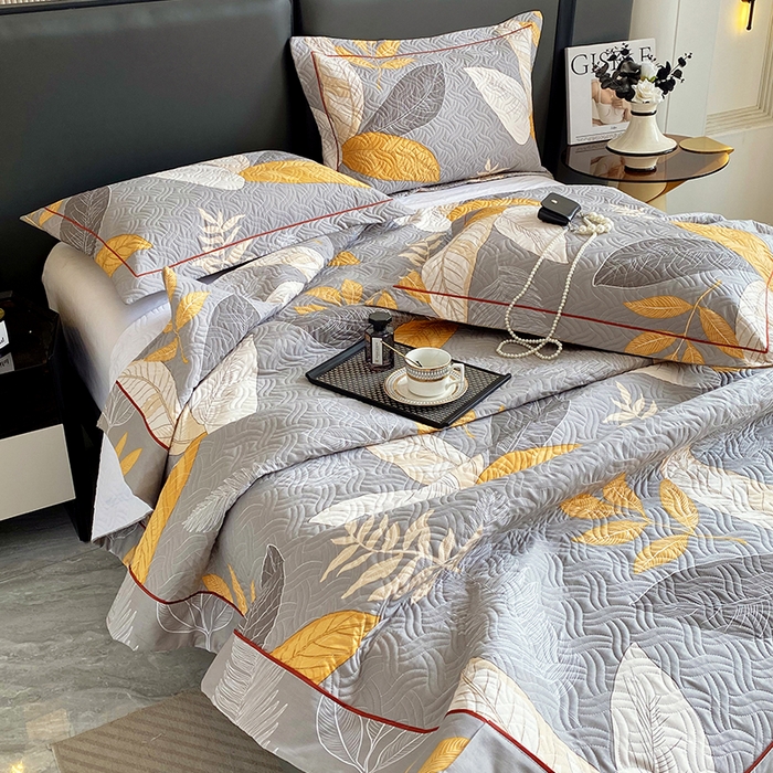 91家纺网 家纺一手货源 找家纺 畅畅家纺 2025春夏款13372全棉纯棉活性印花床盖夹棉加厚绗缝防滑床罩 暖秋