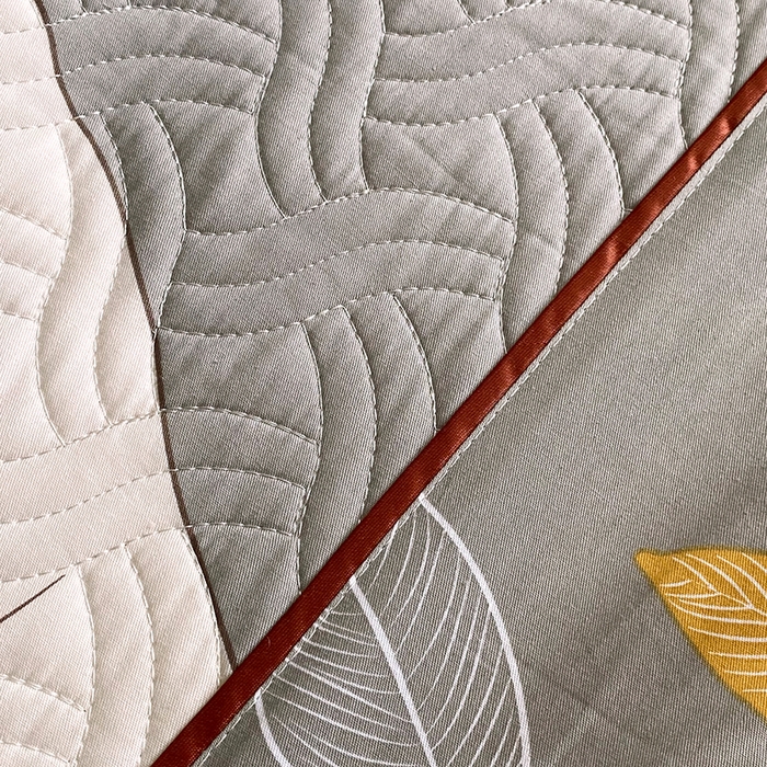 91家纺网 家纺一手货源 找家纺 畅畅家纺 2025春夏款13372全棉纯棉活性印花床盖夹棉加厚绗缝防滑床罩 暖秋