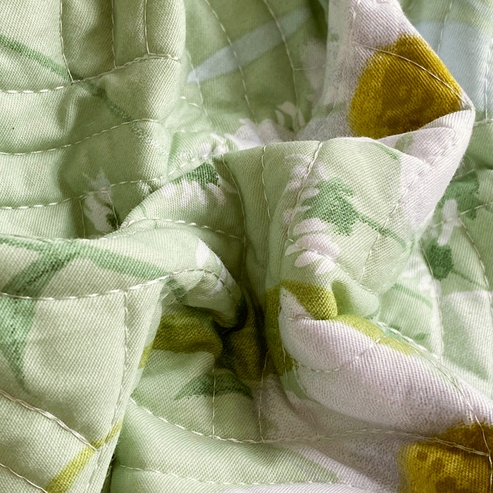 91家纺网 家纺一手货源 找家纺 畅畅家纺 2025春夏款13372全棉纯棉活性印花床盖夹棉加厚绗缝防滑床罩 芊朵绿