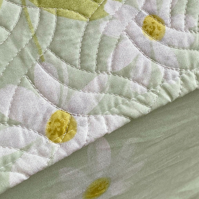 91家纺网 家纺一手货源 找家纺 畅畅家纺 2025春夏款13372全棉纯棉活性印花床盖夹棉加厚绗缝防滑床罩 芊朵绿