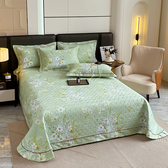 91家纺网 家纺一手货源 找家纺 畅畅家纺 2025春夏款13372全棉纯棉活性印花床盖夹棉加厚绗缝防滑床罩 芊朵绿