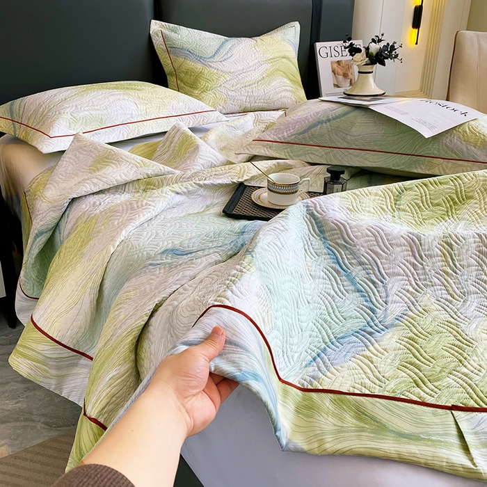 91家纺网 家纺一手货源 找家纺 畅畅家纺 2025春夏款13372全棉纯棉活性印花床盖夹棉加厚绗缝防滑床罩 时尚线条