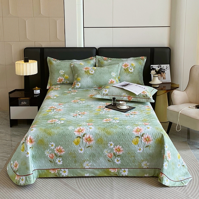 畅畅家纺 2025春夏款13372全棉纯棉活性印花床盖夹棉加厚绗缝防滑床罩 邂逅