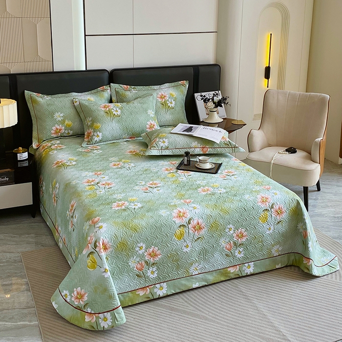 91家纺网 家纺一手货源 找家纺 畅畅家纺 2025春夏款13372全棉纯棉活性印花床盖夹棉加厚绗缝防滑床罩 邂逅