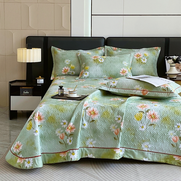 91家纺网 家纺一手货源 找家纺 畅畅家纺 2025春夏款13372全棉纯棉活性印花床盖夹棉加厚绗缝防滑床罩 邂逅