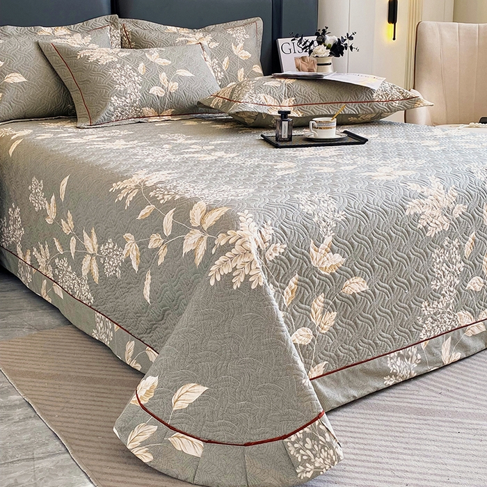 91家纺网 家纺一手货源 找家纺 畅畅家纺 2025春夏款13372全棉纯棉活性印花床盖夹棉加厚绗缝防滑床罩 枝繁叶茂灰