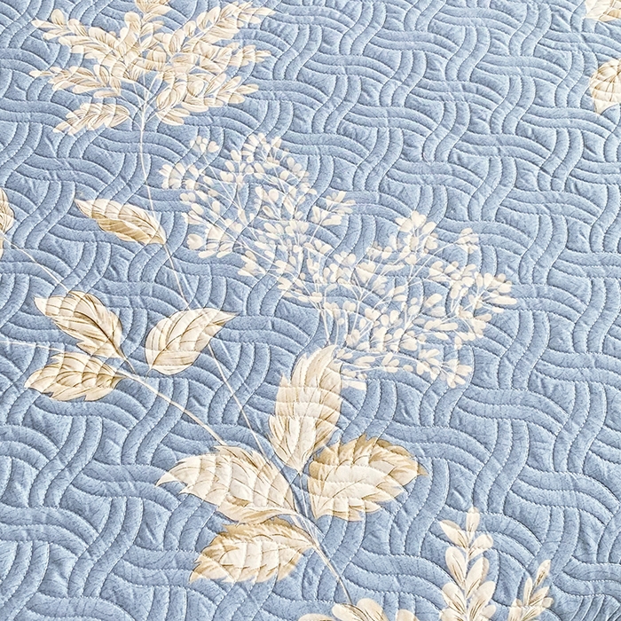 91家纺网 家纺一手货源 找家纺 畅畅家纺 2025春夏款13372全棉纯棉活性印花床盖夹棉加厚绗缝防滑床罩 枝繁叶茂蓝