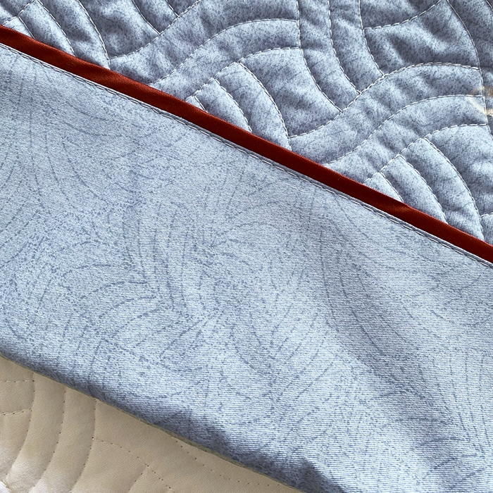 91家纺网 家纺一手货源 找家纺 畅畅家纺 2025春夏款13372全棉纯棉活性印花床盖夹棉加厚绗缝防滑床罩 枝繁叶茂蓝