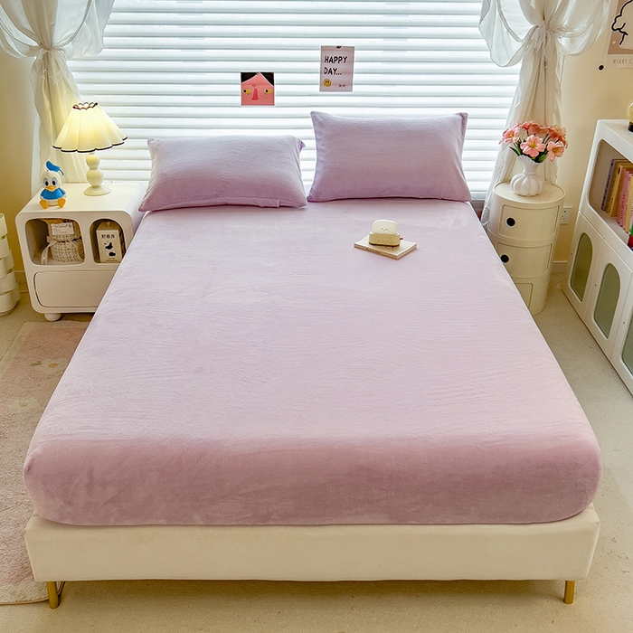 91家纺网 家纺一手货源 找家纺 丽美人家纺 2025秋冬新款牛奶绒纯色单床笠 蔷薇紫