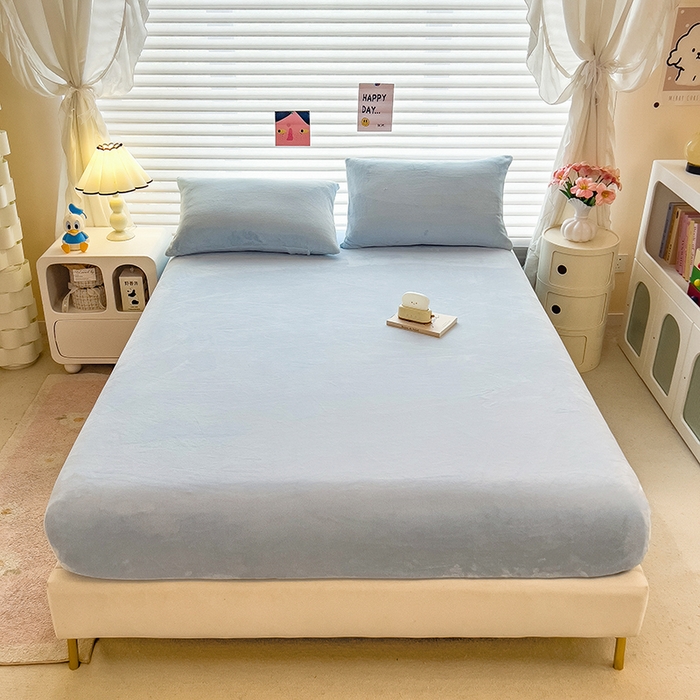 91家纺网 家纺一手货源 找家纺 丽美人家纺 2025秋冬新款牛奶绒纯色单床笠 海天蓝