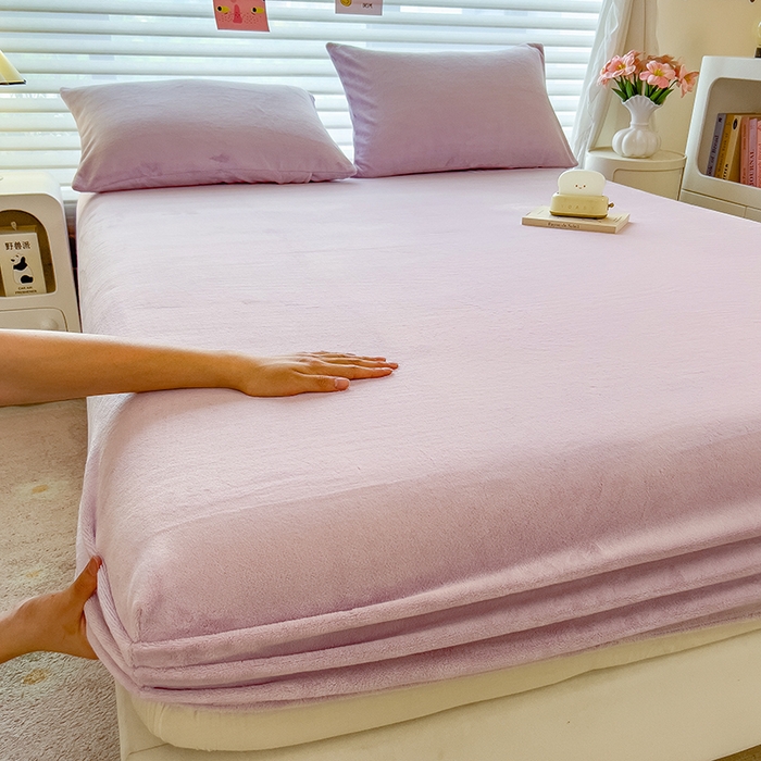 91家纺网 家纺一手货源 找家纺 丽美人家纺 2025秋冬新款牛奶绒纯色单床笠 蔷薇紫