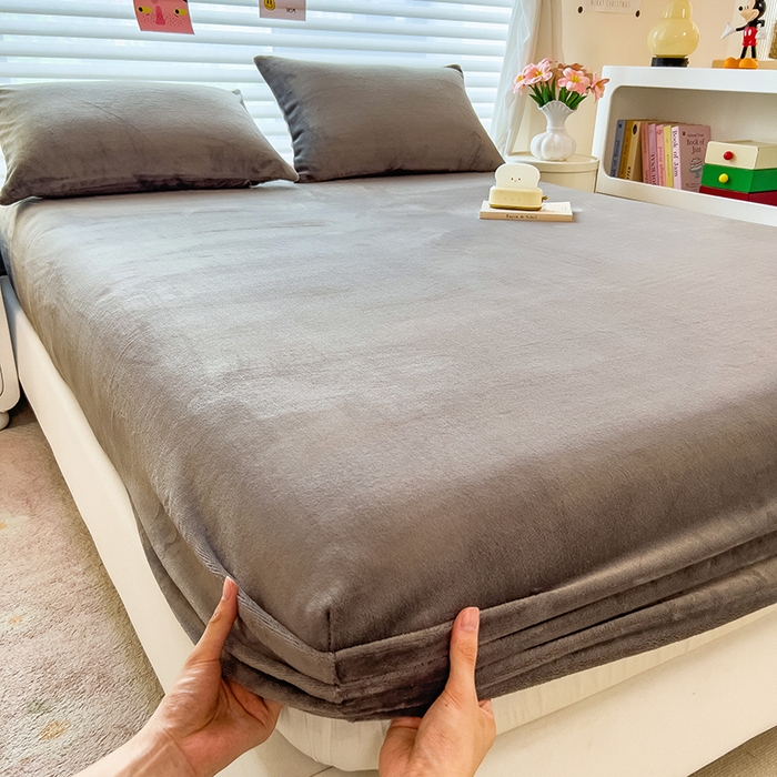 91家纺网 家纺一手货源 找家纺 （总）丽美人家纺 2025秋冬新款牛奶绒纯色单床笠