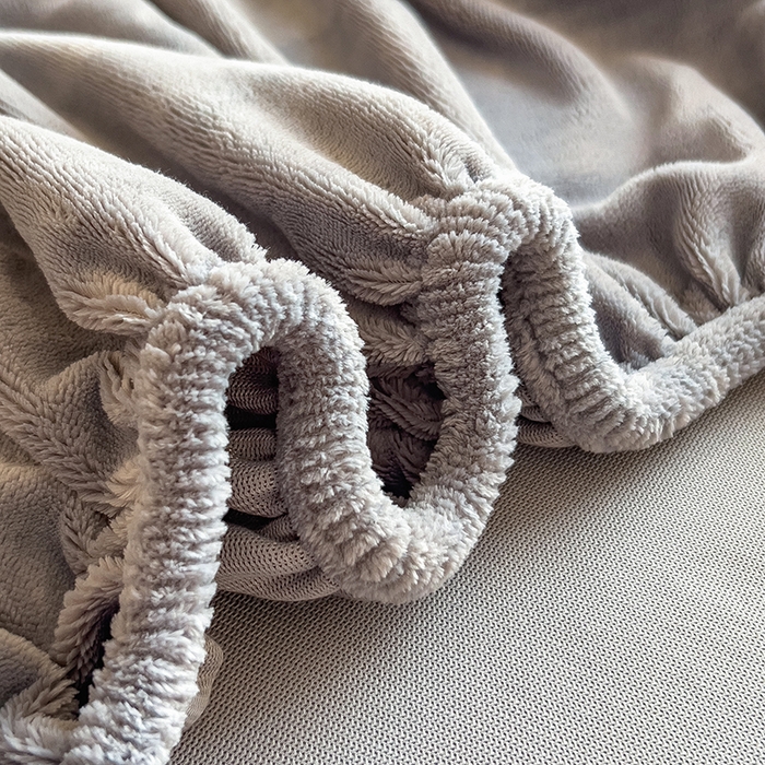 91家纺网 家纺一手货源 找家纺 丽美人家纺 2025秋冬新款牛奶绒纯色单床笠 抹茶灰