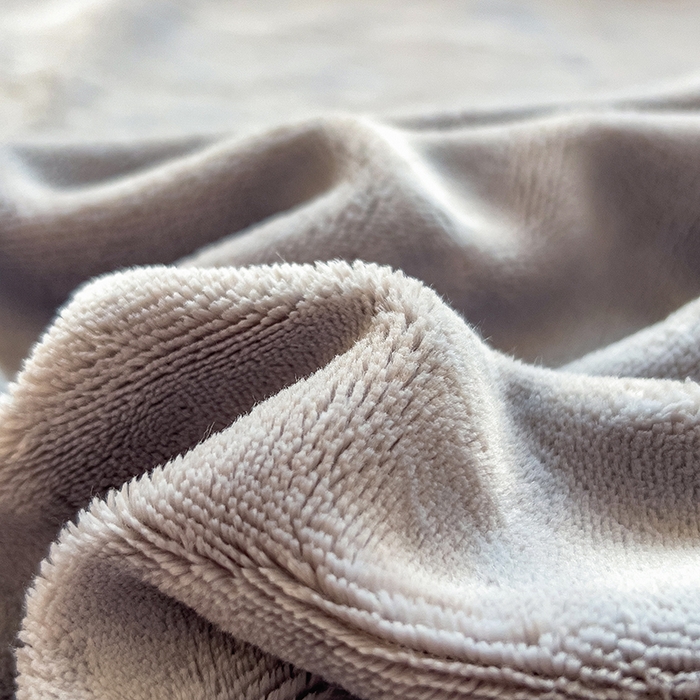 91家纺网 家纺一手货源 找家纺 丽美人家纺 2025秋冬新款牛奶绒纯色单床笠 抹茶灰