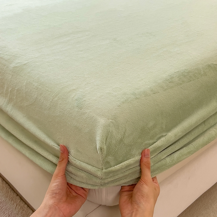 91家纺网 家纺一手货源 找家纺 丽美人家纺 2025秋冬新款牛奶绒纯色单床笠 藕荷绿