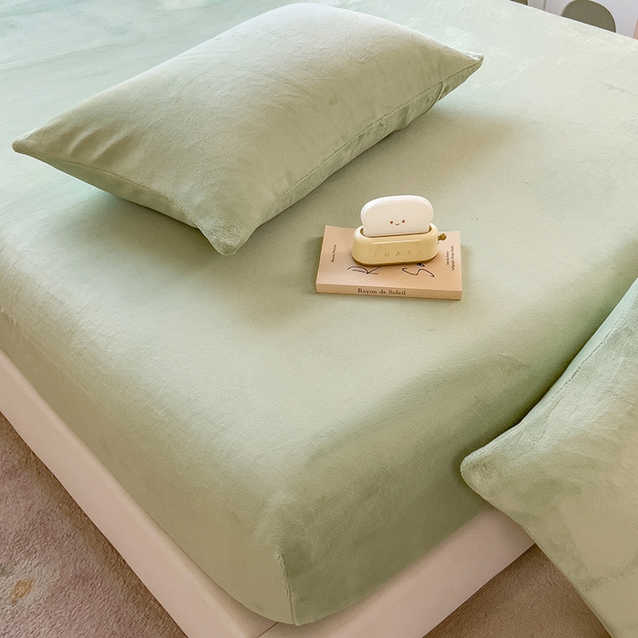 91家纺网 家纺一手货源 找家纺 丽美人家纺 2025秋冬新款牛奶绒纯色单床笠 藕荷绿