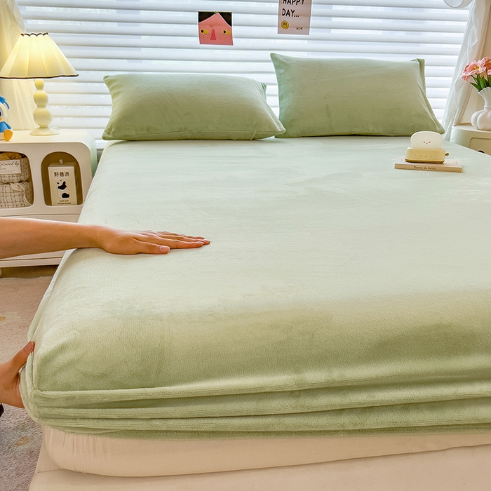 91家纺网 家纺一手货源 找家纺 丽美人家纺 2025秋冬新款牛奶绒纯色单床笠 藕荷绿