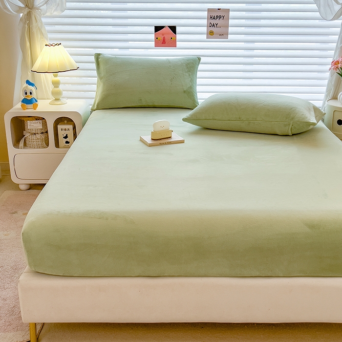 91家纺网 家纺一手货源 找家纺 丽美人家纺 2025秋冬新款牛奶绒纯色单床笠 藕荷绿