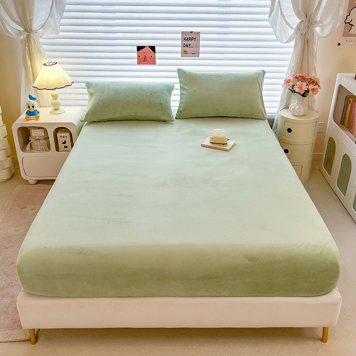 91家纺网 家纺一手货源 找家纺 丽美人家纺 2025秋冬新款牛奶绒纯色单床笠 藕荷绿