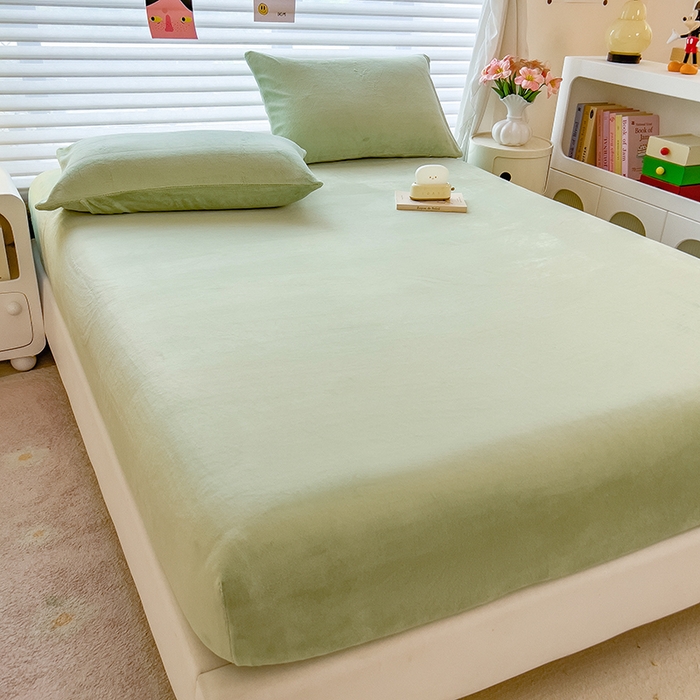 91家纺网 家纺一手货源 找家纺 丽美人家纺 2025秋冬新款牛奶绒纯色单床笠 藕荷绿