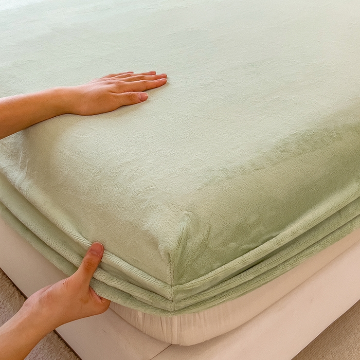 91家纺网 家纺一手货源 找家纺 丽美人家纺 2025秋冬新款牛奶绒纯色单床笠 藕荷绿