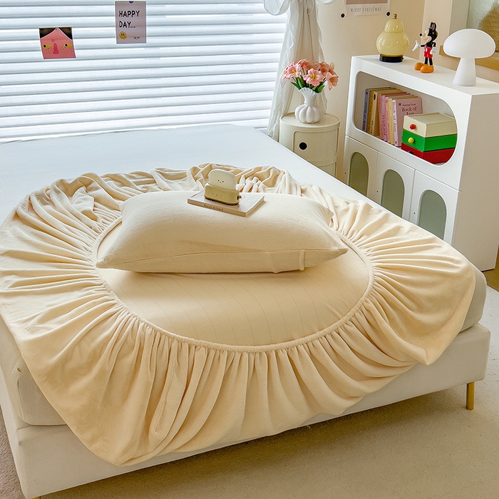 91家纺网 家纺一手货源 找家纺 丽美人家纺 2025秋冬新款牛奶绒纯色单床笠 茶花白