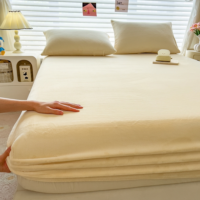 91家纺网 家纺一手货源 找家纺 丽美人家纺 2025秋冬新款牛奶绒纯色单床笠 茶花白