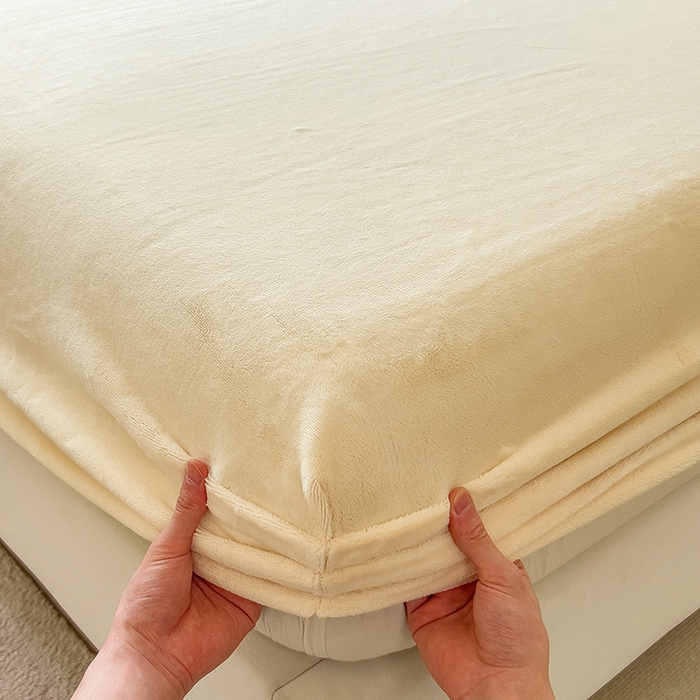 91家纺网 家纺一手货源 找家纺 丽美人家纺 2025秋冬新款牛奶绒纯色单床笠 茶花白