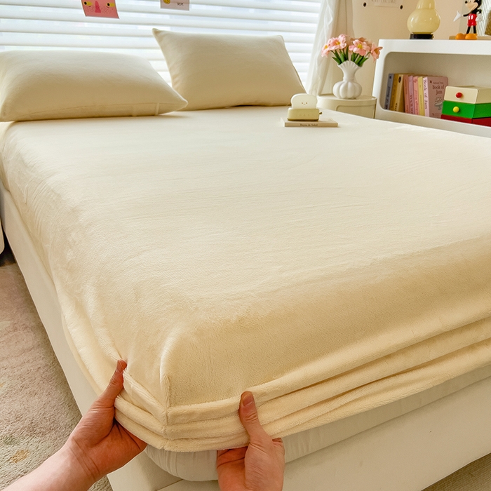 91家纺网 家纺一手货源 找家纺 丽美人家纺 2025秋冬新款牛奶绒纯色单床笠 茶花白