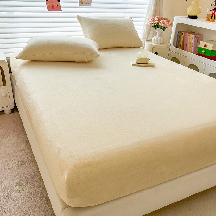 91家纺网 家纺一手货源 找家纺 丽美人家纺 2025秋冬新款牛奶绒纯色单床笠 茶花白