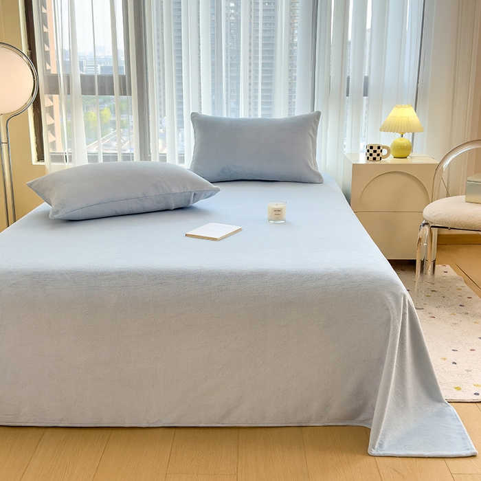 91家纺网 家纺一手货源 找家纺 丽美人家纺 2025秋冬新款牛奶绒纯色单床单 海天蓝