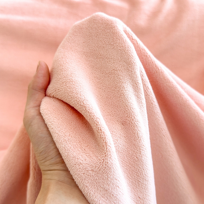 91家纺网 家纺一手货源 找家纺 丽美人家纺 2025秋冬新款牛奶绒纯色单床单 杜鹃粉