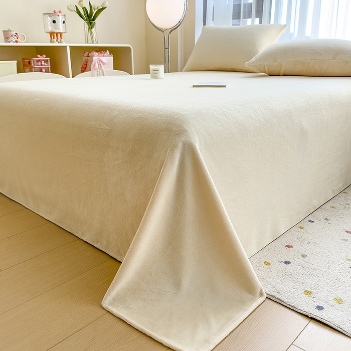 91家纺网 家纺一手货源 找家纺 丽美人家纺 2025秋冬新款牛奶绒纯色单床单 茶花白