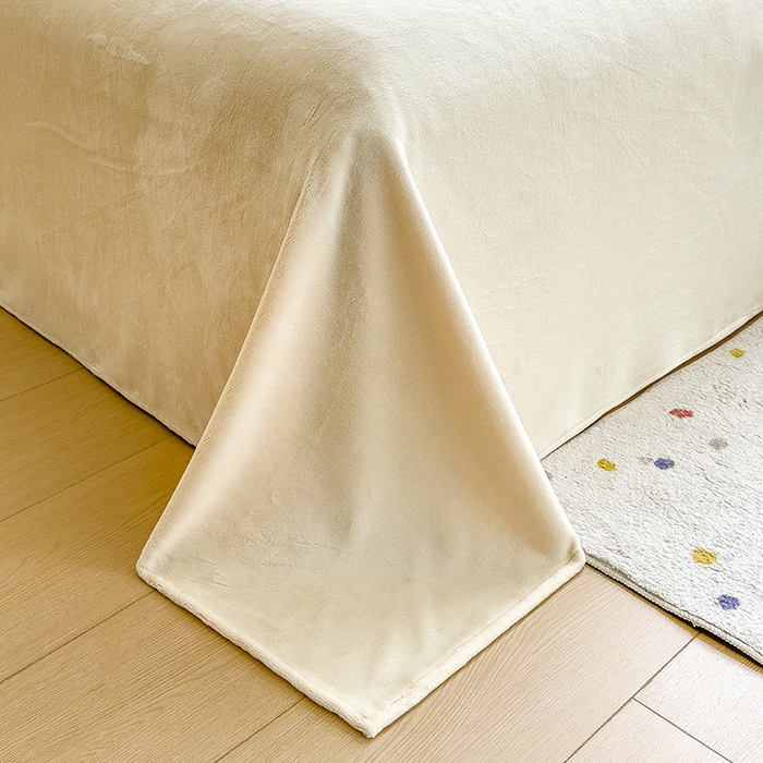 91家纺网 家纺一手货源 找家纺 丽美人家纺 2025秋冬新款牛奶绒纯色单床单 茶花白