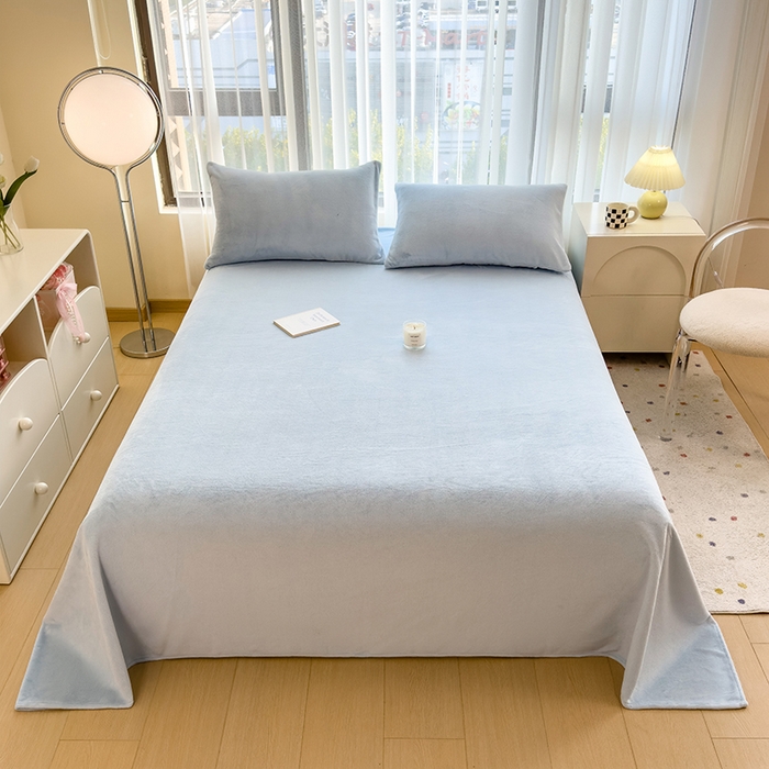 91家纺网 家纺一手货源 找家纺 丽美人家纺 2025秋冬新款牛奶绒纯色单床单 海天蓝