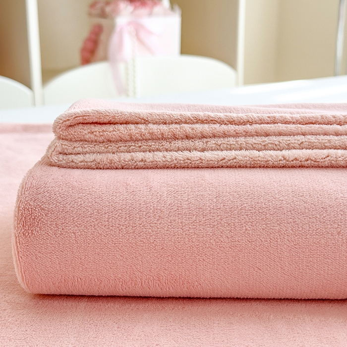 91家纺网 家纺一手货源 找家纺 丽美人家纺 2025秋冬新款牛奶绒纯色单床单 杜鹃粉