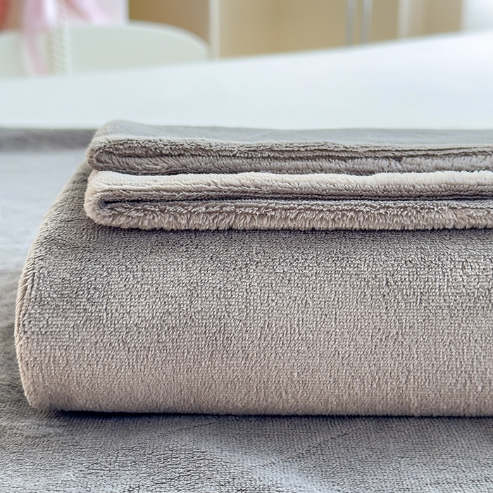 91家纺网 家纺一手货源 找家纺 丽美人家纺 2025秋冬新款牛奶绒纯色单床单 大麦灰