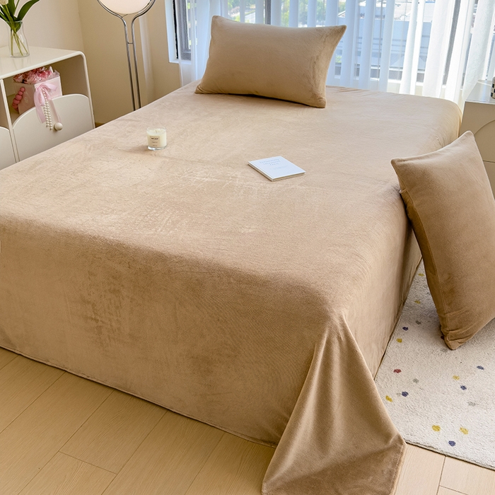 91家纺网 家纺一手货源 找家纺 丽美人家纺 2025秋冬新款牛奶绒纯色单床单 鸭嘴咖