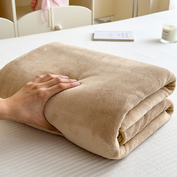 91家纺网 家纺一手货源 找家纺 丽美人家纺 2025秋冬新款牛奶绒纯色单床单 鸭嘴咖