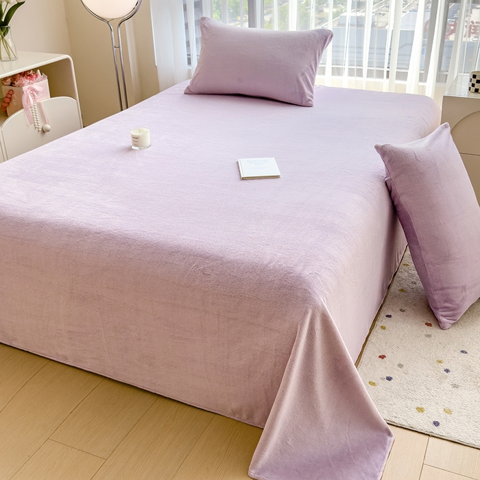 91家纺网 家纺一手货源 找家纺 丽美人家纺 2025秋冬新款牛奶绒纯色单床单 蔷薇紫