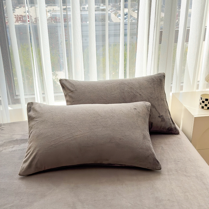 91家纺网 家纺一手货源 找家纺 丽美人家纺 2025秋冬新款牛奶绒纯色单床单 抹茶灰