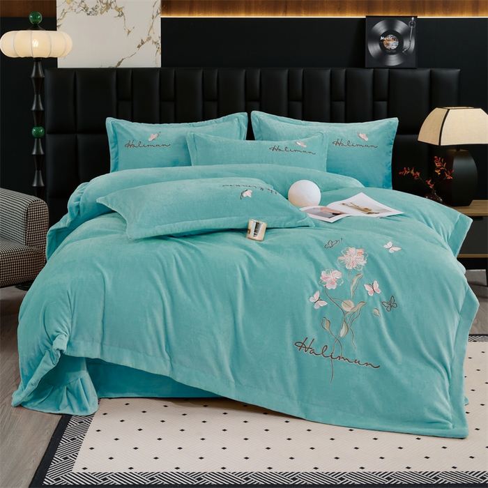 91家纺网 家纺一手货源 找家纺 （总）畅畅家纺 2025新款冬季9斤260克全消光全工艺宽边绣花慕斯绒四件套-几粒系列