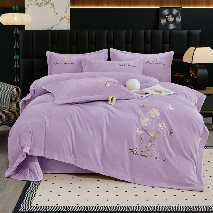 91家纺网 家纺一手货源 找家纺 （总）畅畅家纺 2025新款冬季9斤260克全消光全工艺宽边绣花慕斯绒四件套-几粒系列