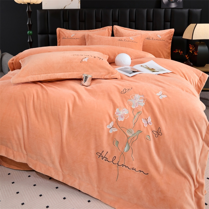 91家纺网 家纺一手货源 找家纺 畅畅家纺 2025新款冬季9斤260克全消光全工艺宽边绣花慕斯绒四件套-几粒系列 几粒-橙色