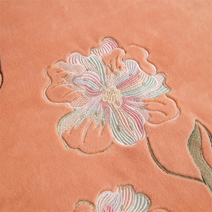 91家纺网 家纺一手货源 找家纺 畅畅家纺 2025新款冬季9斤260克全消光全工艺宽边绣花慕斯绒四件套-几粒系列 几粒-橙色