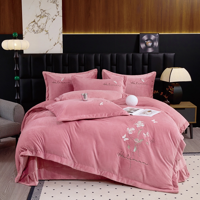 畅畅家纺 2025新款冬季9斤260克全消光全工艺宽边绣花慕斯绒四件套-几粒系列 几粒-玫红