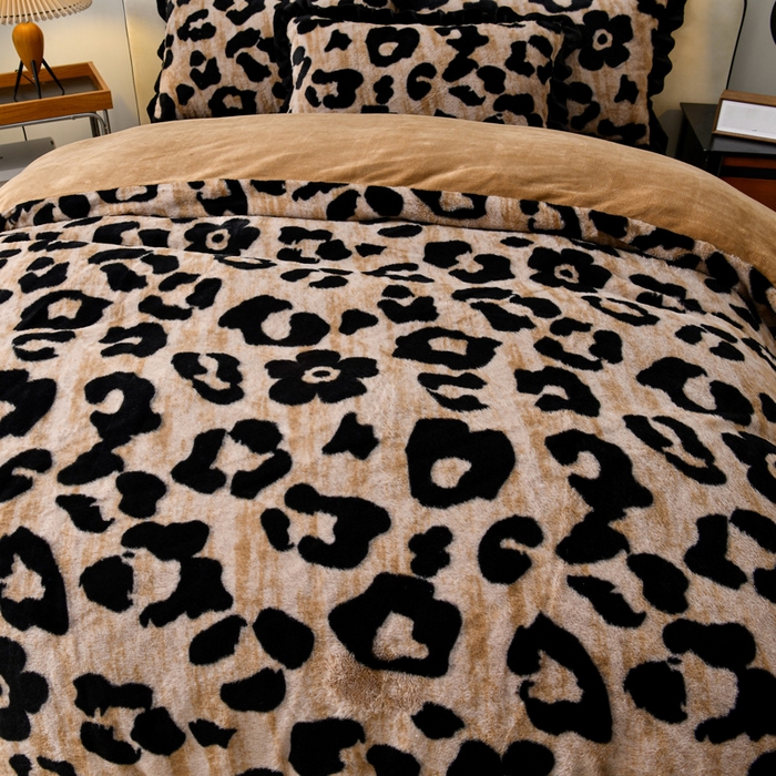 91家纺网 家纺一手货源 找家纺 （总）畅畅家纺 2025新款冬季9斤重加厚皮草绒兔毛绒轻奢赫本风牛奶绒花边四件套